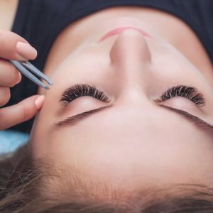 Dream Lashes and Brows: A Seasonal Sensation with High-Quality Lashes Extensions